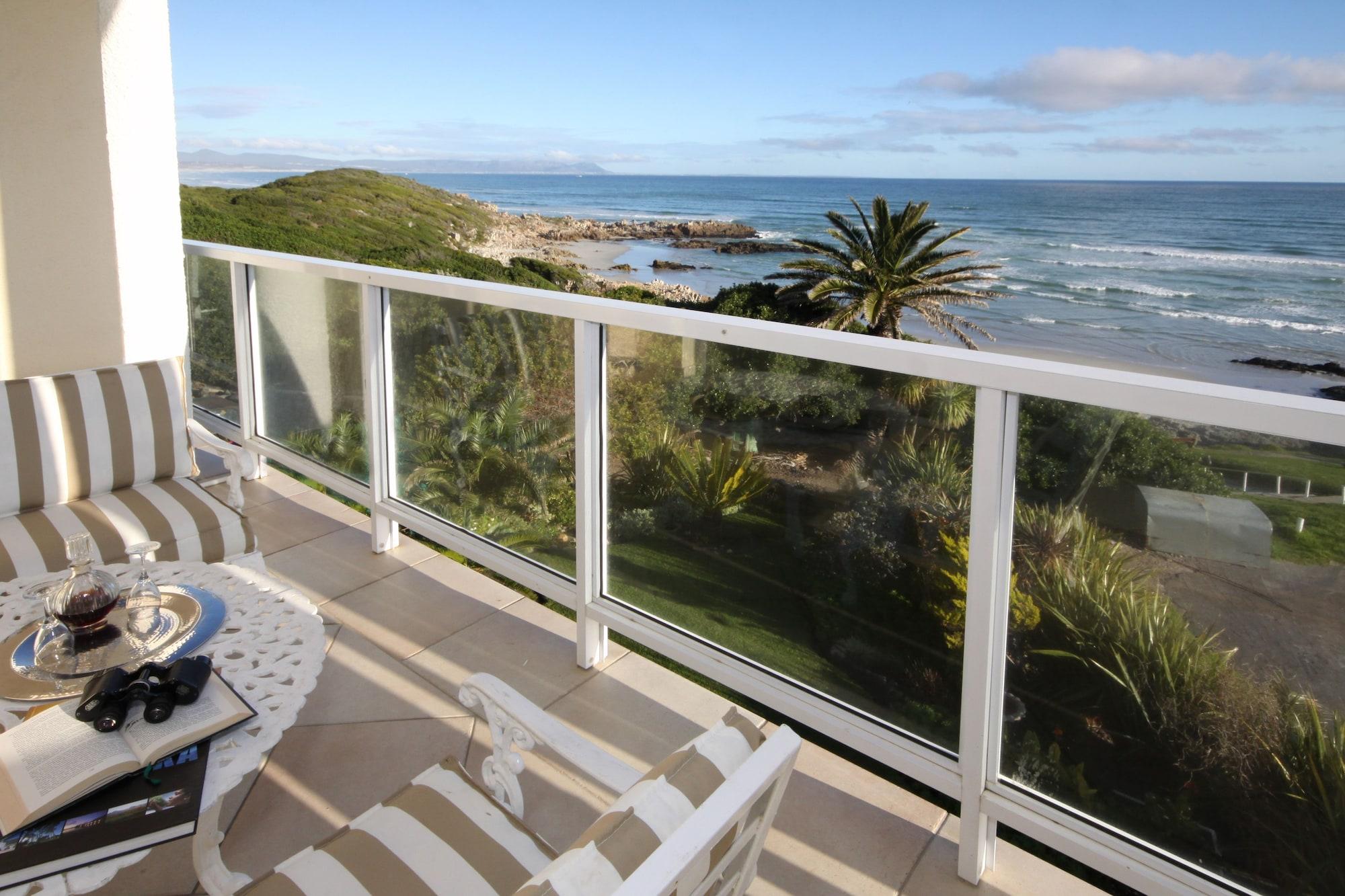 Hermanus Beachfront Lodge - Solar Power Eksteriør billede