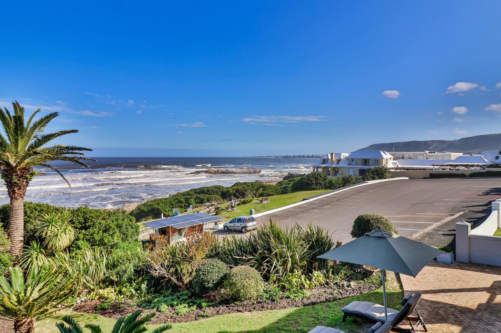 Hermanus Beachfront Lodge - Solar Power Eksteriør billede